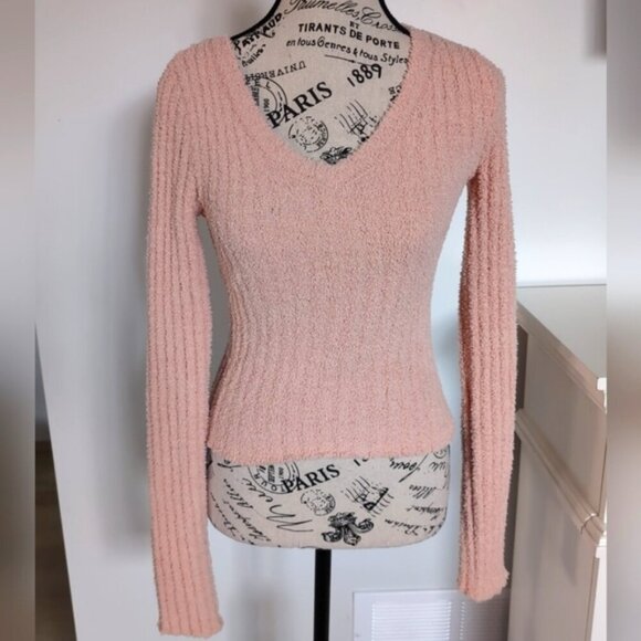 🌴2/$25🌴FOREVER 21 | Women's Light Pink Soft Fuzzy V-Neck Ribbed Sweater - Picture 1 of 5